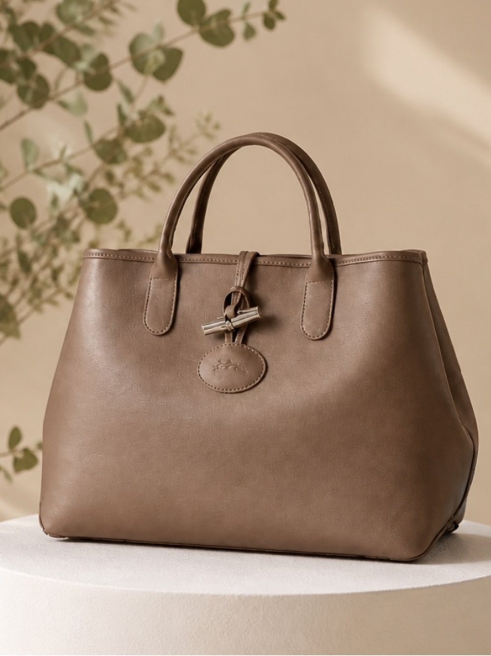 Authentic Longchamp Rozo Roseau Dark Beige Leather Tote Bag. - Picture 4 of 17